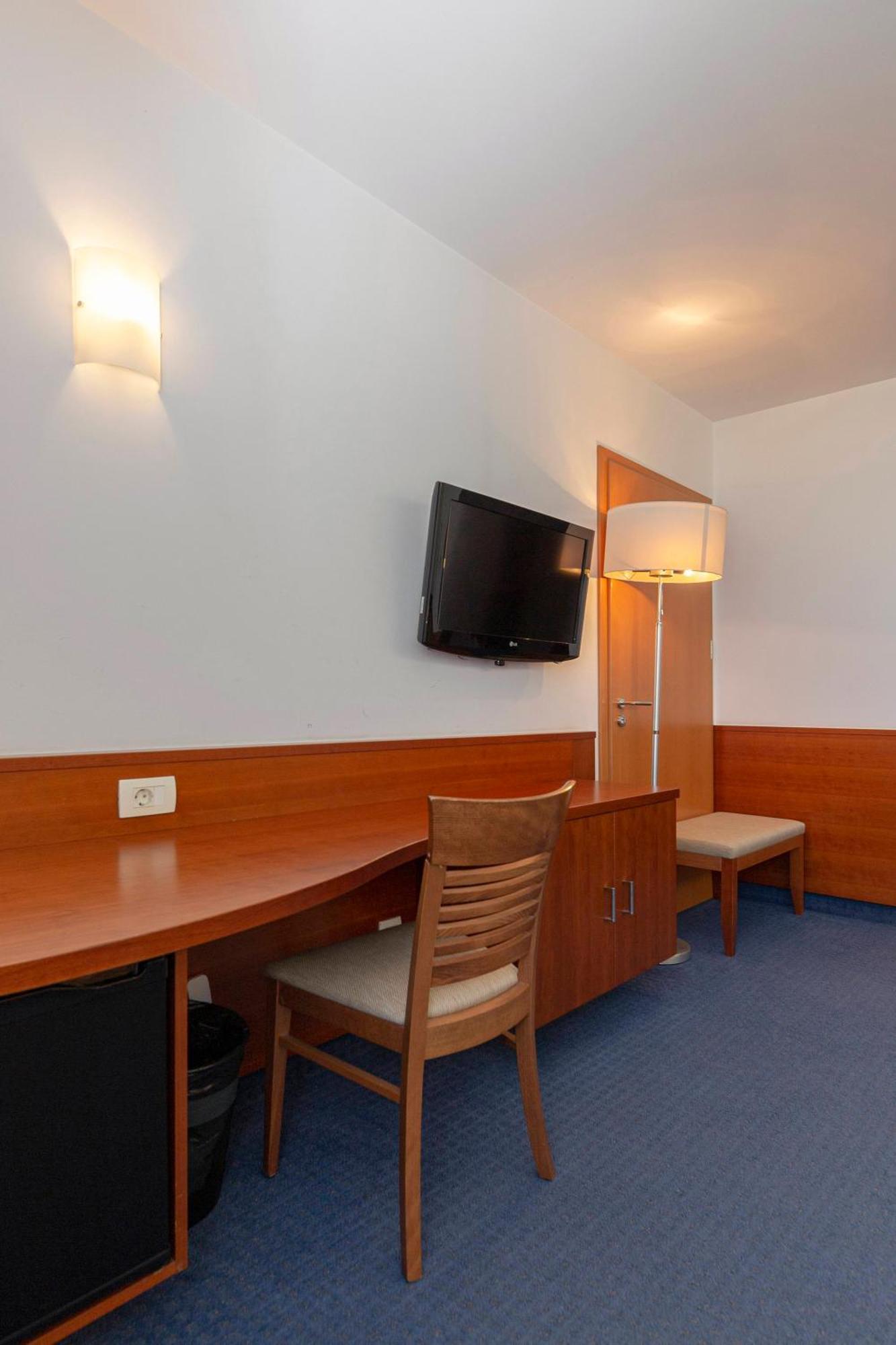 Garni Hotel Azul Крань Экстерьер фото